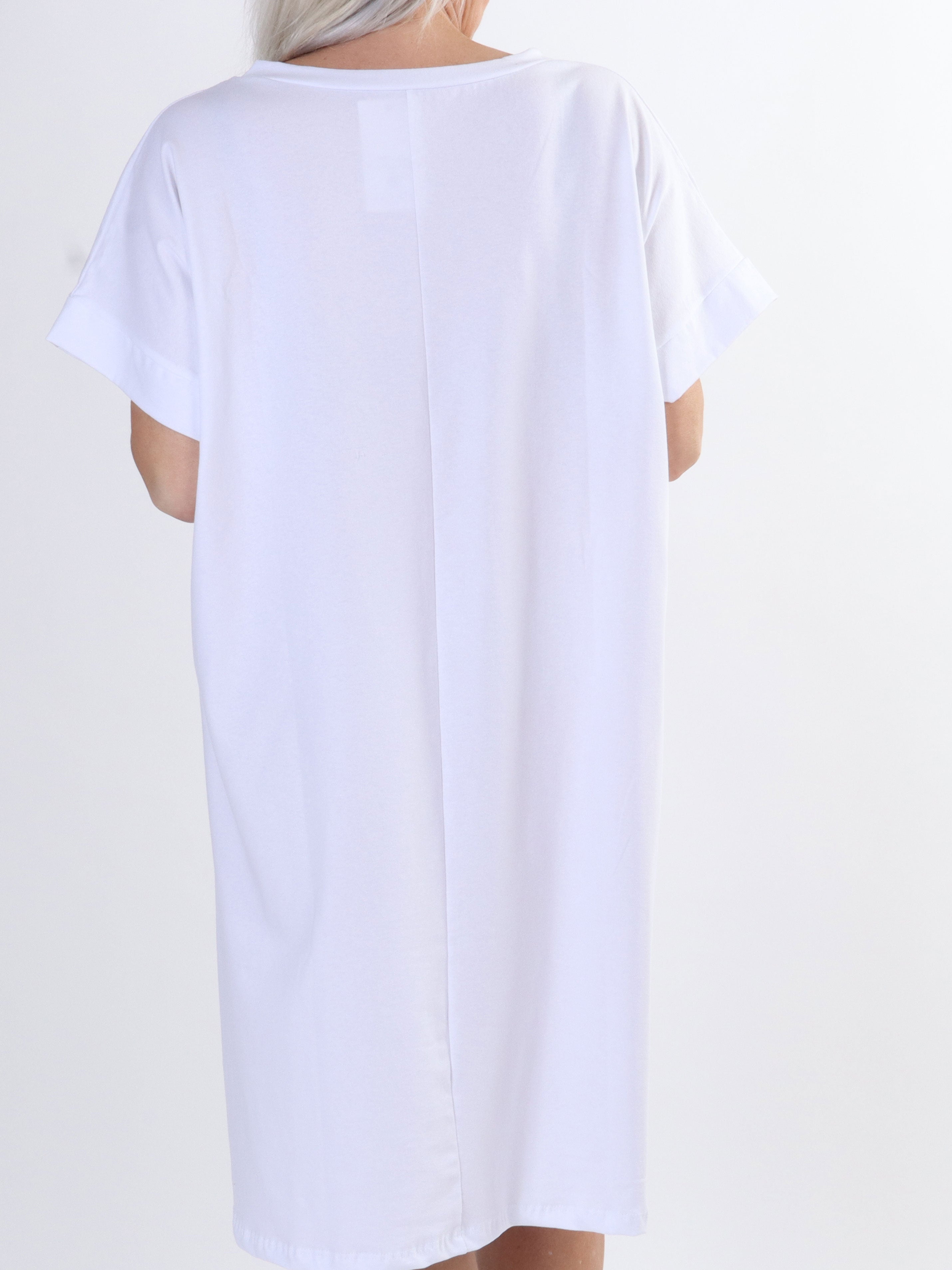 Virginia - Blød plus size t-shirt kjole med motiv